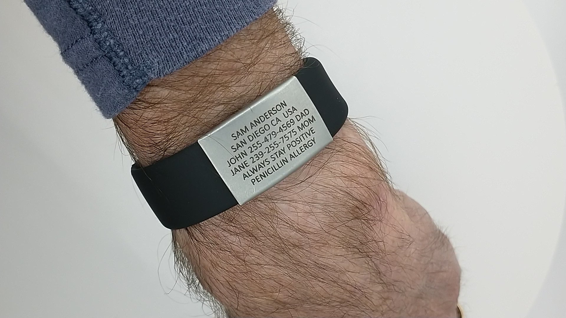 Video display of a Black Emergency ID wristband Sleek by BRECK iD